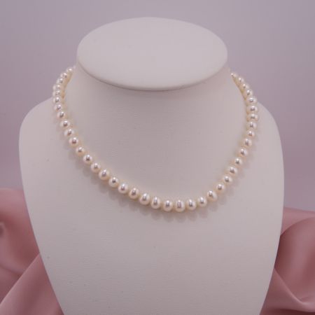 Perlenkette, ovale Perlen, weiß